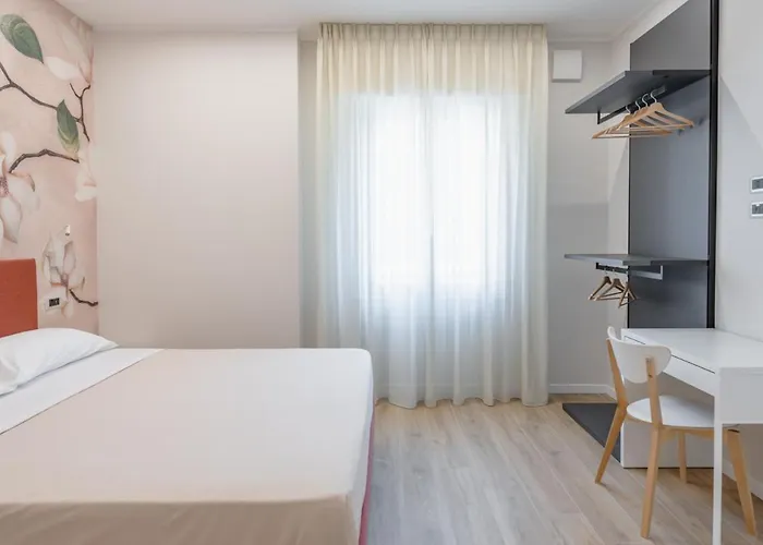 Degli Amici Отель